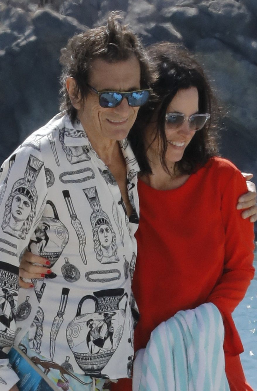 Ronnie Wood z żoną i córkami 