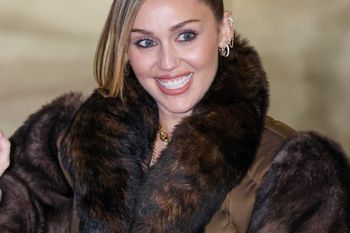 Trend z lat 2000. wraca. Miley Cyrus już go nosi