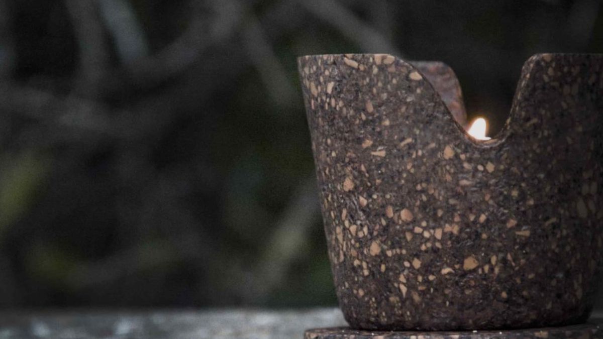 Ekologiczny znicz wykonano z biodegradowalnych materiałów