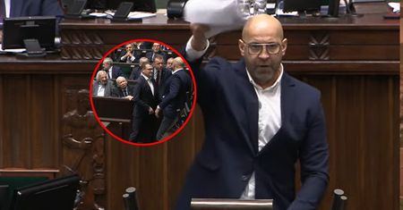 Awantura w Sejmie. Błaszczak ruszył do posła KO