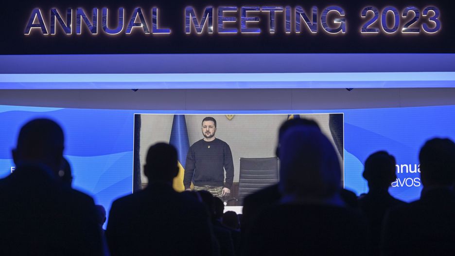 Ukrainian President Volodymyr Zelenskyy delivers a speech by video conference during the 53rd annual meeting of the World Economic Forum (WEF) in Davos, Switzerland, 18 January 2023. The meeting brings together entrepreneurs, scientists, corporate and political leaders in Davos under the topic 'Cooperation in a Fragmented World' from 16 to 20 January. EPA/GIAN EHRENZELLER Dostawca: PAP/EPA.