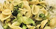 Tagliatelle z szynką i pieczarkami w sosie śmietanowo-brokułowym