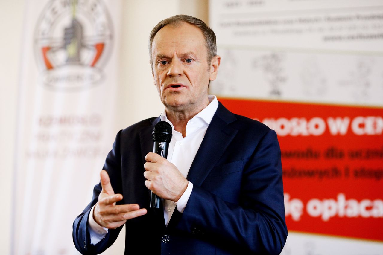 Tusk zapowiada "babciowe". 1500 zł dla matek wracających do pracy