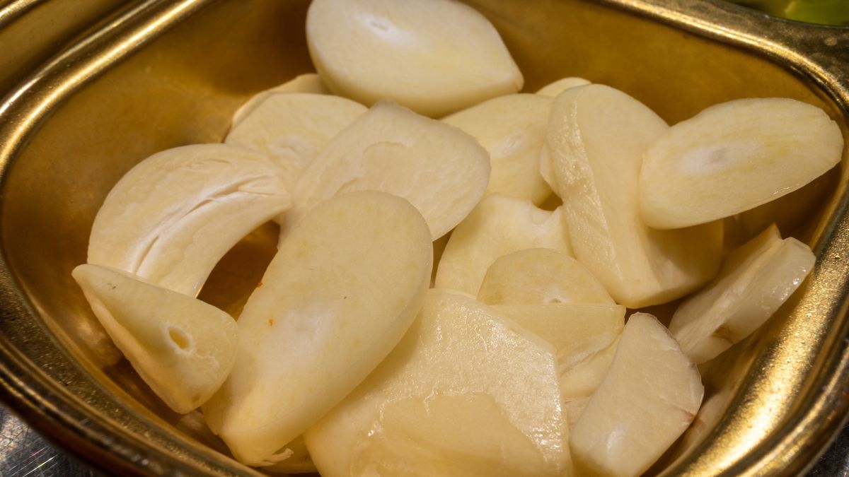 sliced garlic
sliced garlic
wang mengmeng