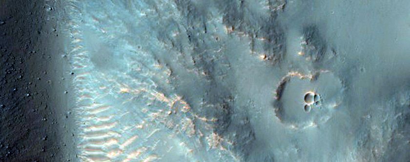 Najnowsze zdjęcia NASA ujawniają, że Mars wcale nie jest czerwoną planetą 6