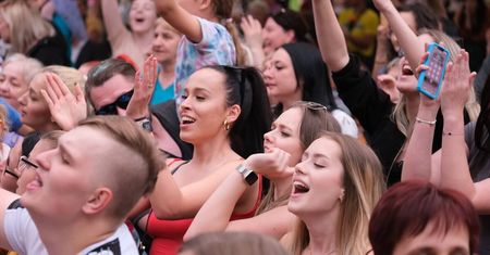 Playboys i Defis porwali publiczność do zabawy [DUŻO ZDJĘĆ]