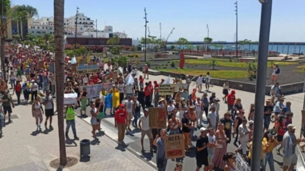 Protesty w Hiszpanii wzbudziły kontrowersje wśród Brytyjczyków