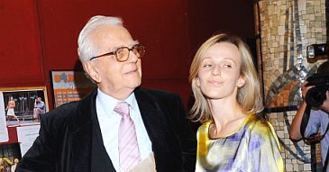 Łapicka nadal olewa chorego ojca!
