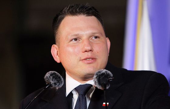 Koalicja Obywatelska w nowym sondażu przed PiS. Konfederacja z największym poparciem od półtora roku