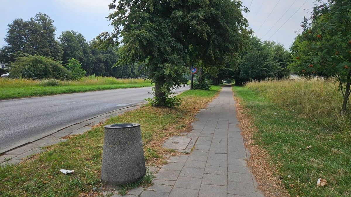 Chodnik wzdłuż ul. Głębokiej