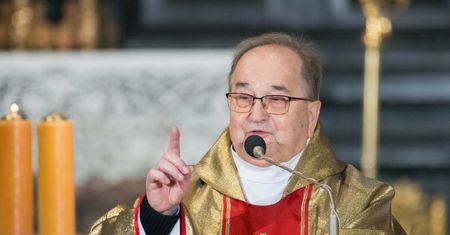 "PiS nic mi nie dało"? Oto kwoty, które płynęły do imperium ojca Rydzyka