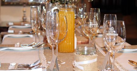 Chcieli urządzić poprawiny. Cena za "talerzyk" zwaliła ich z nóg
