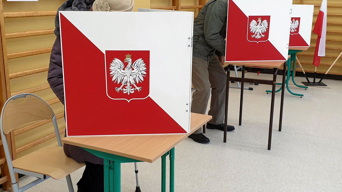 PiS chce wydłużyć kadencję samorządów 