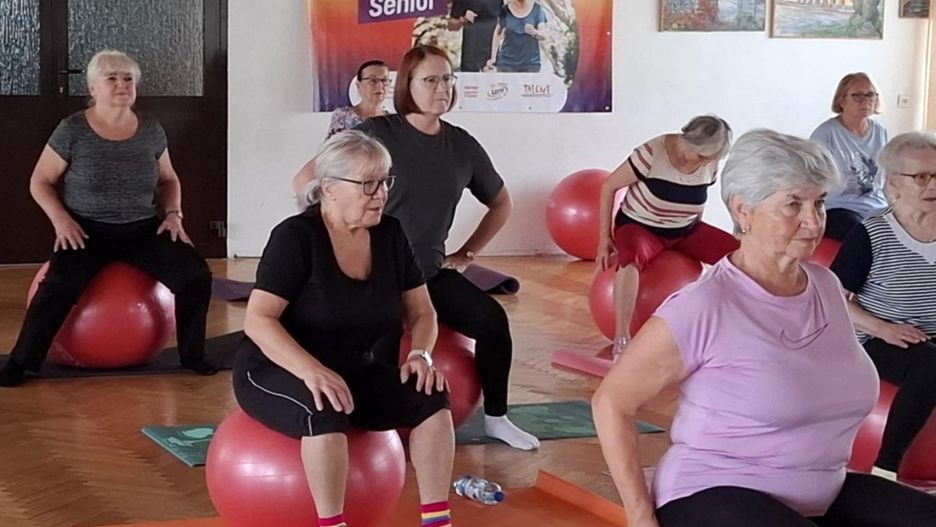 Uczestniczki zajęć realizowanych w ramach projektu \"Aktywny senior\". Fot. arch.