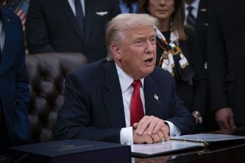 Rozporządzenie podpisane. Trump znosi cła