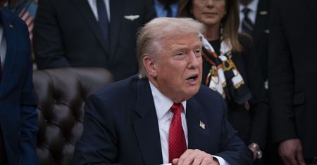 Rozporządzenie podpisane. Trump znosi cła