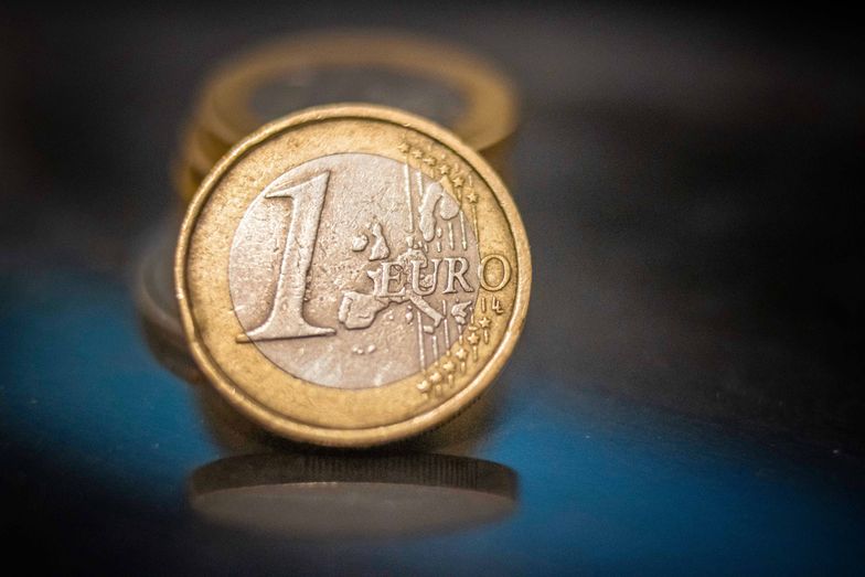 Złoty odrabia straty względem euro. W tle decyzja rządu w sprawie KPO