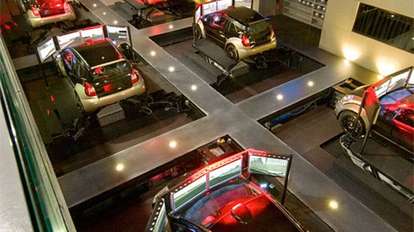 I-Way Arcade - niesamowity symulator wyścigów dla 18 osób 1