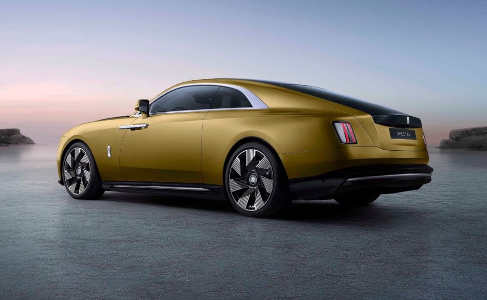 Rolls-Royce Spectre tył