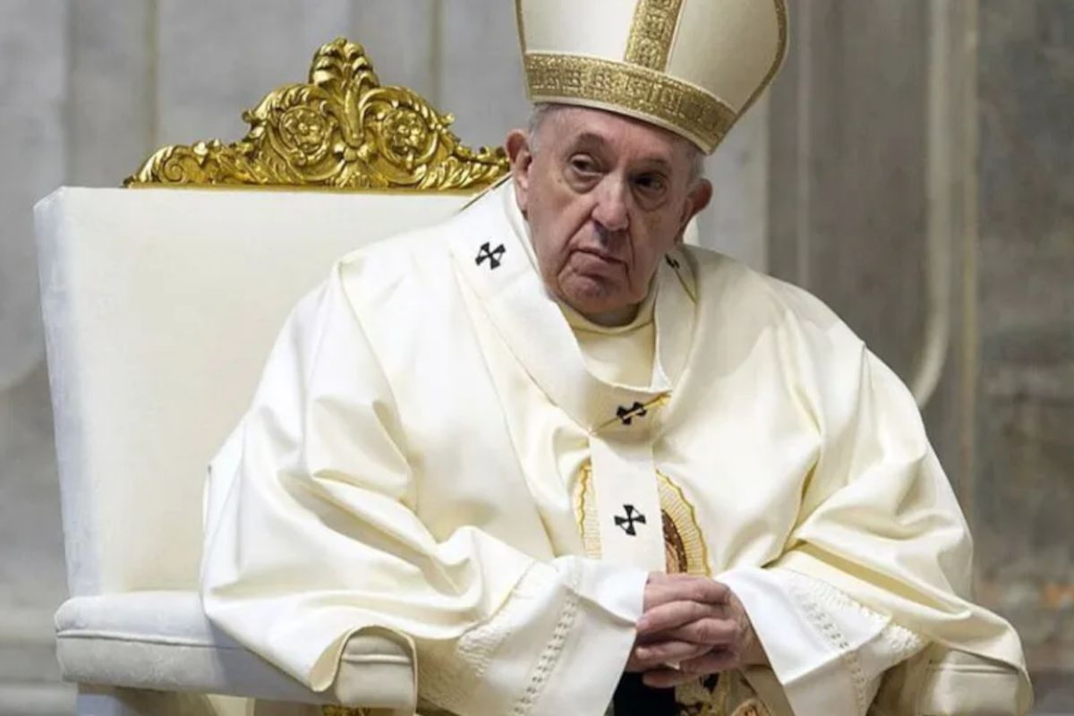 Papież Franciszek nie pojawił się na Drodze Krzyżowej. Wierni zaniepokojeni
