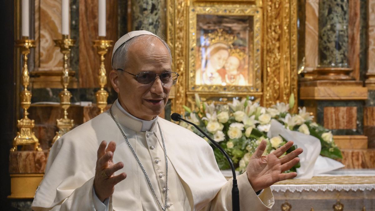 A handout photo made avaliable by Vatican Media shows Pope Leo XIV speaks during a visit to the Sanctuary of the Mother of Good Counsel in Genazzano, near Rome, Italy, 10 May 2025. EPA/VATICAN MEDIA HANDOUT HANDOUT EDITORIAL USE ONLY/NO SALES Dostawca: PAP/EPA.