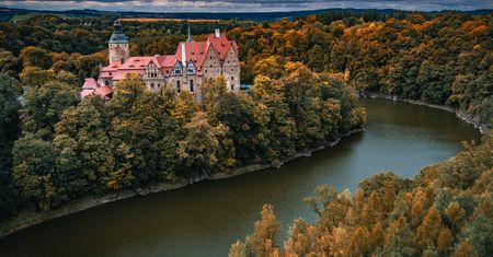 Jedyna taka noc w życiu. Tajemnice, sekretne przejścia i duchy dawnych właścicieli