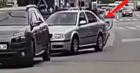 Sceny we Wrocławiu. Nagrali rowerzystę. "Destrukcja"