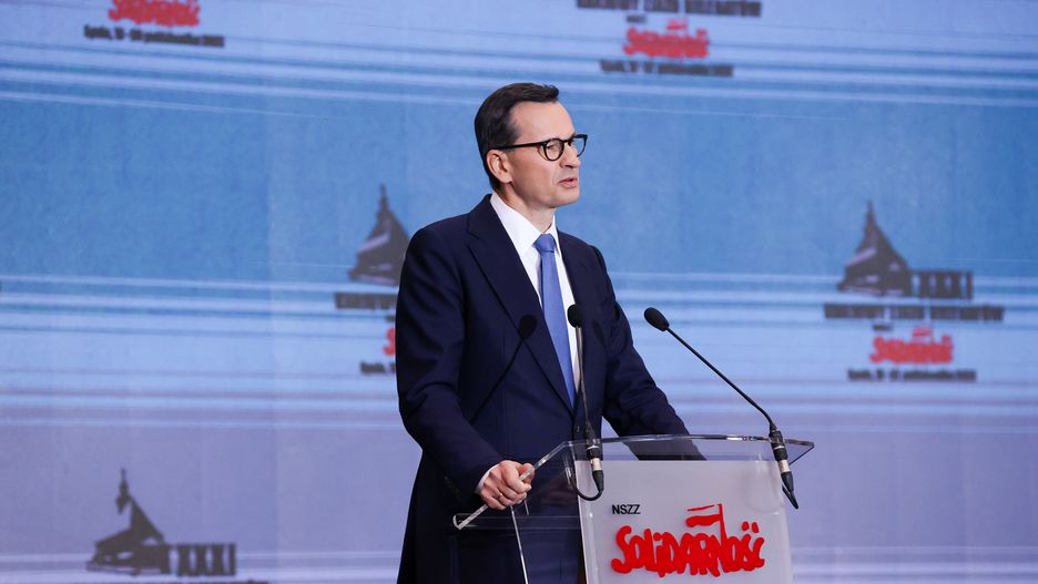 Spała, 19.10.2023. Premier Mateusz Morawiecki na 31. Krajowym Zjeździe Delegatów NSZZ "Solidarność" w Centralnym Ośrodku Sportu w Spale, 19 bm. (aldg) PAP/Marian Zubrzycki