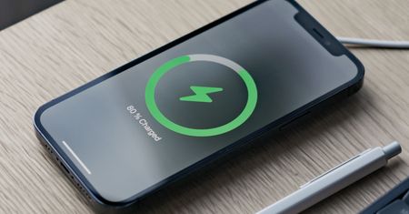 Jak tak dalej pójdzie, naładujesz swojego iPhone'a w mniej niż godzinę już w okolicach 2025 roku