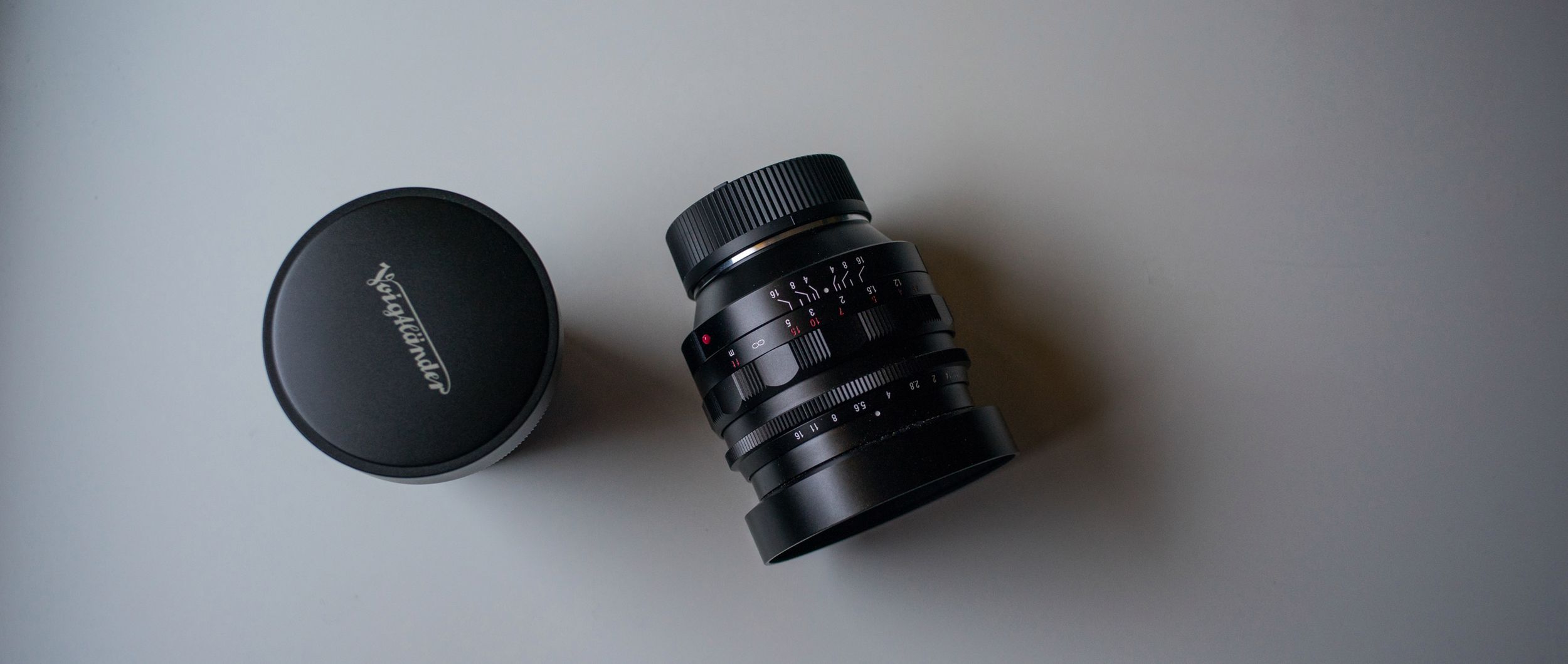 Czy drożej znaczy lepiej? Voigtländer Close Focus Adapter VM/E 11