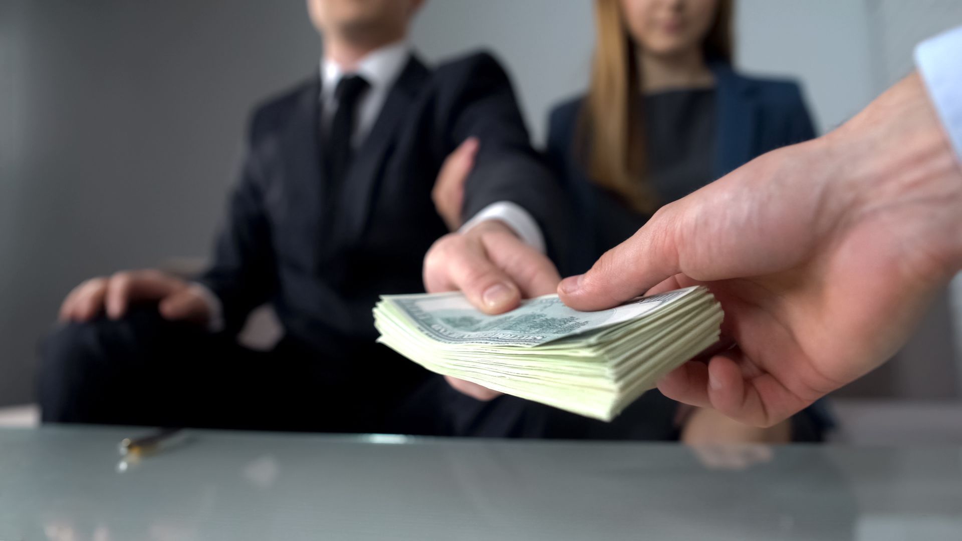 Piramida finansowa - jak działa i jak ją rozpoznać?