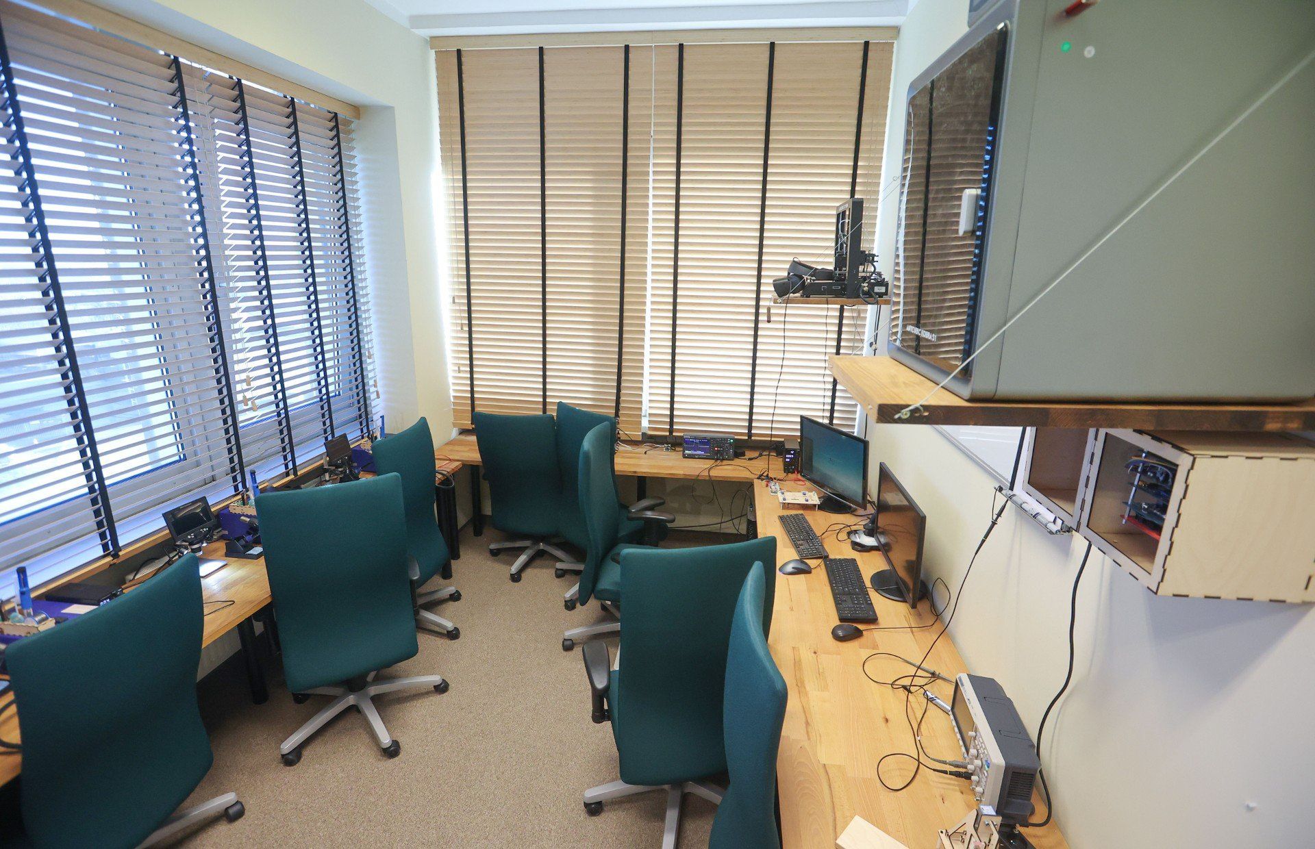 Laboratorium zostało otwarte w budynku Wydziału Budowy Maszyn i Lotnictwa.