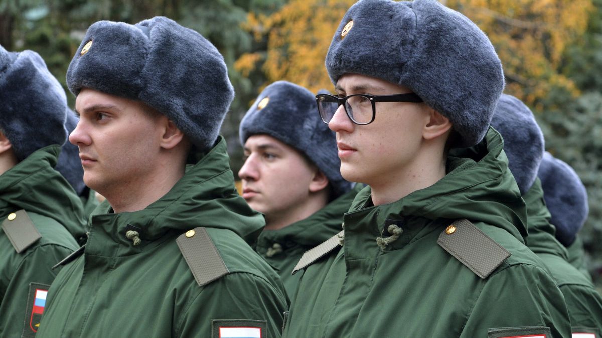 Zaprzysi??enie nowych ?o?nierzy rosyjskiej armii
ROSTOV-ON-DON, RUSSIA - NOVEMBER 16: Russian soldiers to be deployed to Donetsk Oblast and Luhansk region attend their swear-in ceremony after their medical examination in Rostov-on-Don, Russia on November 16, 2024. 200 Russian soldiers swore-in during the ceremony. Arkadii Budnitskii / Anadolu/ABACAPRESS.COM
AA/ABACA