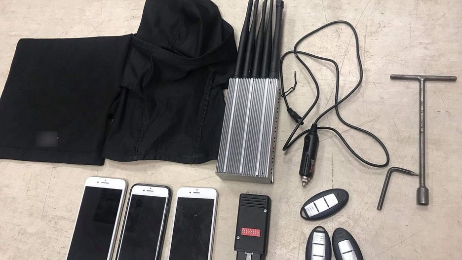 Warszawa. Zatrzymano podejrzanych o kradzież