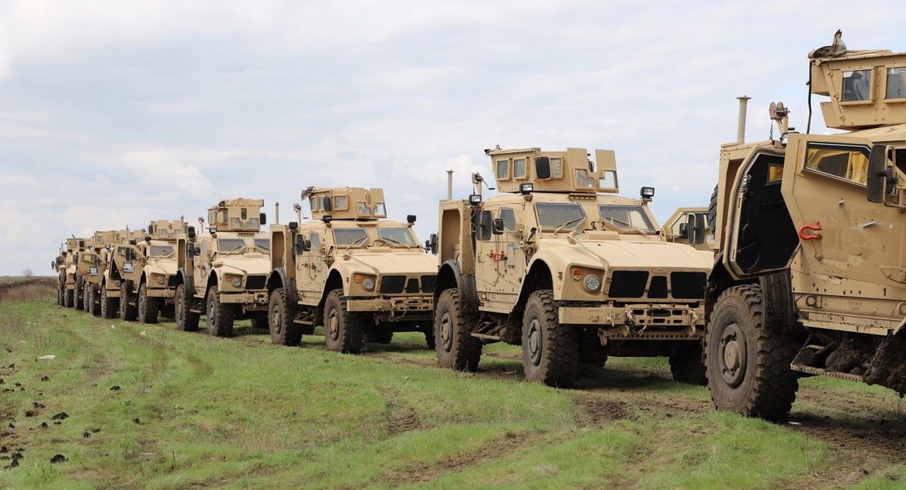 Oshkosh M-ATV zauważone w Ukrainie. To nagranie robi wrażenie