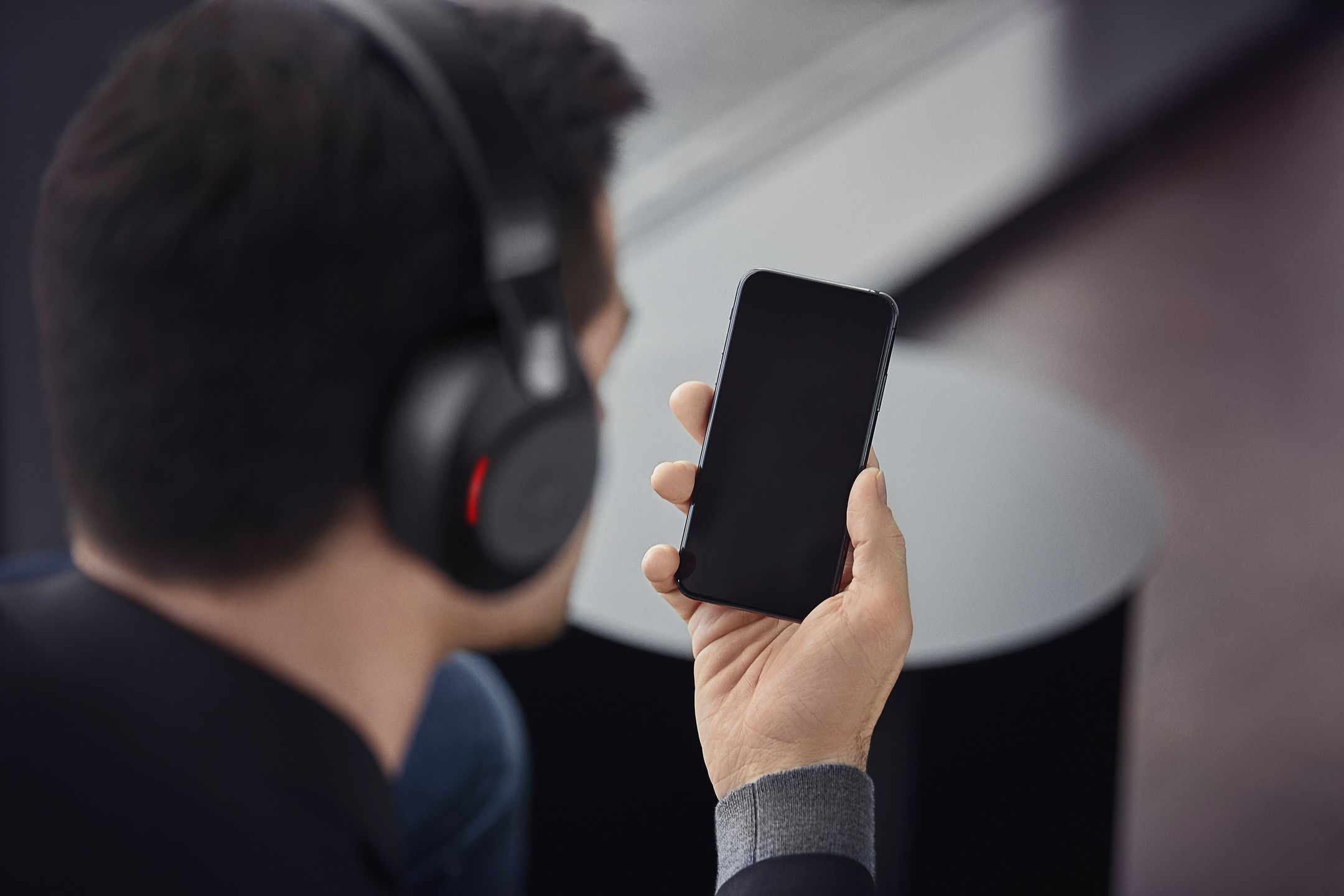 Idealne słuchawki na czas pandemii? Recenzja słuchawek Jabra Evolve2 85 2