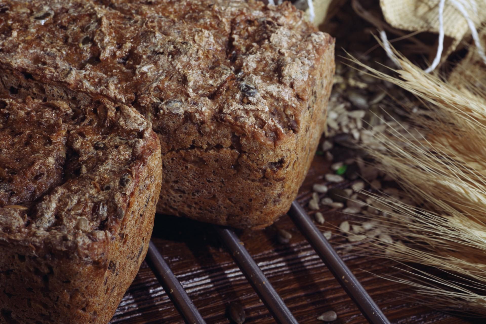 Chleb pełnoziarnisty jest bardzo zdrowym pieczywem