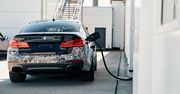 BMW ma prototypową "piątkę", w której testuje 720-konny napęd elektryczny