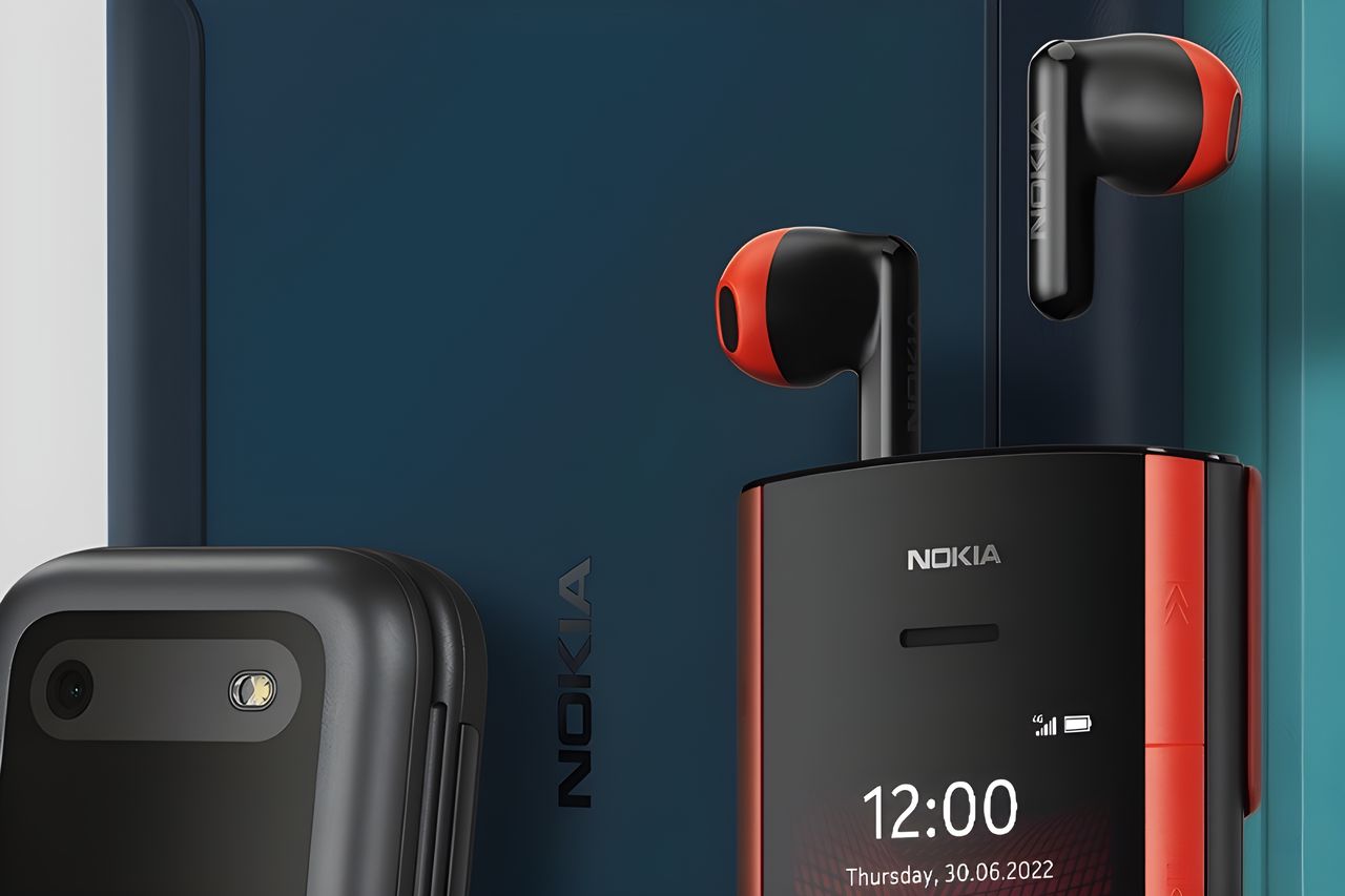 Oto Nokia 5710 XpressAudio z wbudowanymi słuchawkami. A to nie koniec nowości