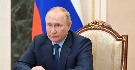 Ostrzelają Ukraińców w ich święto? Putin wysyła okręty na Morze Czarne