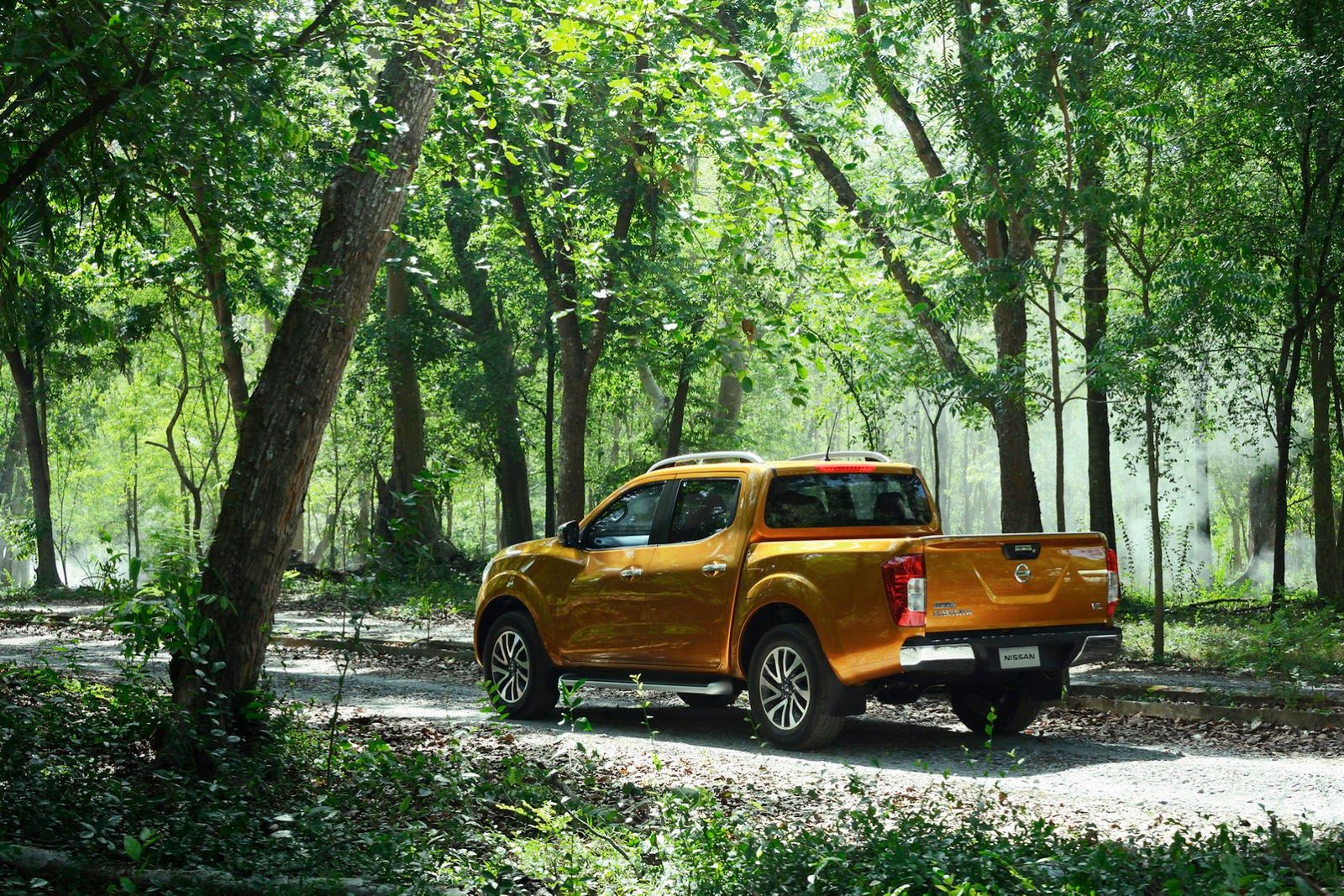 Nowy Nissan Navara - obszerna galeria producenta 36