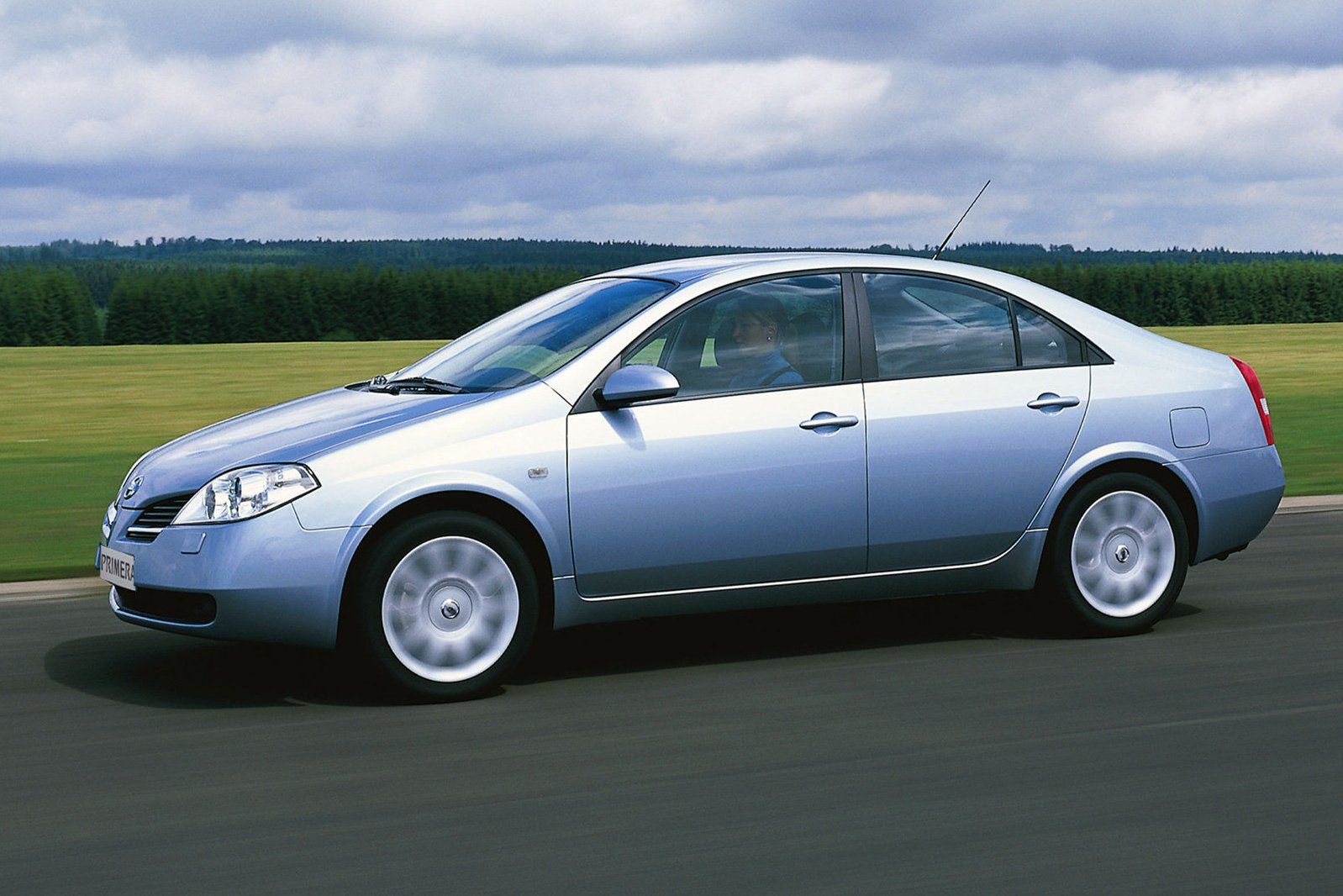 Nissan Primera P12