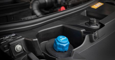 AdBlue zimą może sprawiać problemy. Podpowiadamy, jak sobie z tym radzić