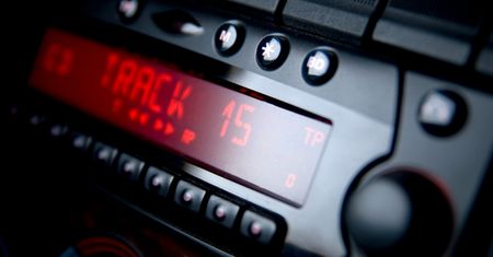 Masz radio w samochodzie? Wielu kierowców nie zdaje sobie sprawy z tego obowiązku