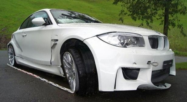 BMW 1M Coupe rozbite w Szwajcarii