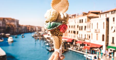 Lubisz włoskie gelato? Lepiej uważaj, gdzie je kupujesz