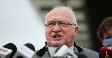"Zjednoczona Prawica budzi przerażenie intelektualne". Politycy PiS chcą przeprosin od prof. Simona
