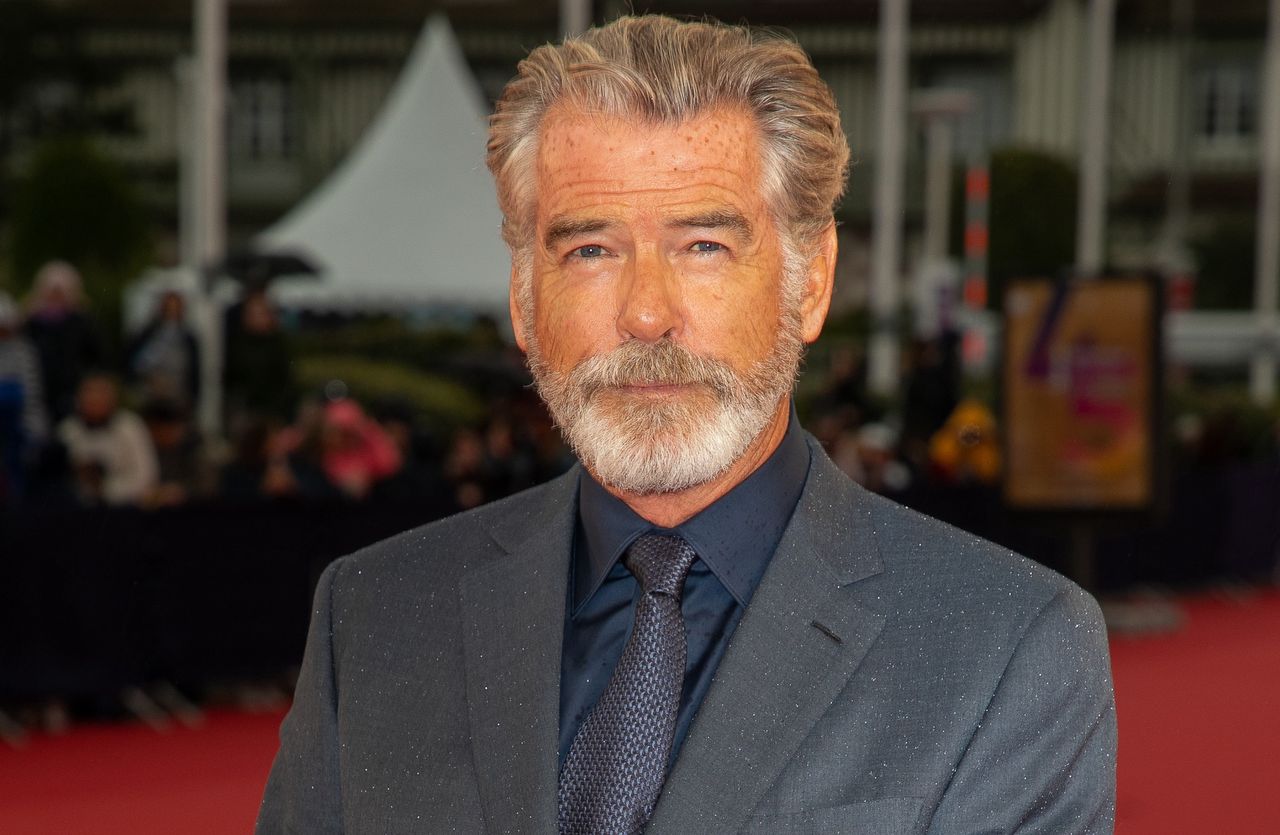 Pierce Brosnan skończył 67 lat.  Ukłon w kierunku żony Keely Shaye Brosnan