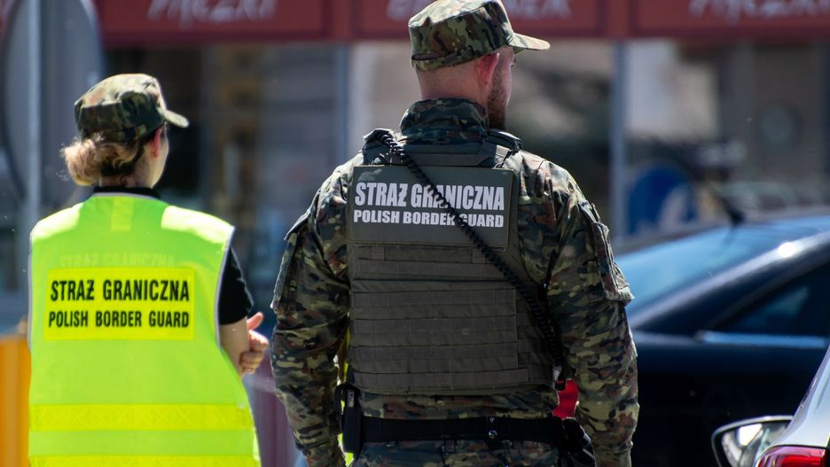 Wr�c? kontrole na polsko-niemieckiej granicy
Fot. NewsLubuski/East News, Slubice, 01.07.2025. Przejscie graniczne Slubice - Frankfurt nad Odra. Dziala na nim m.in. Ruch Obrony Granic, Straz Graniczna oraz Samodzielny Pododdzial Prewencji Policji z Gorzowa Wielkopolskiego. Od 7 lipca wroca czasowe kontrole na granicy z Niemcami.
NewsLubuski