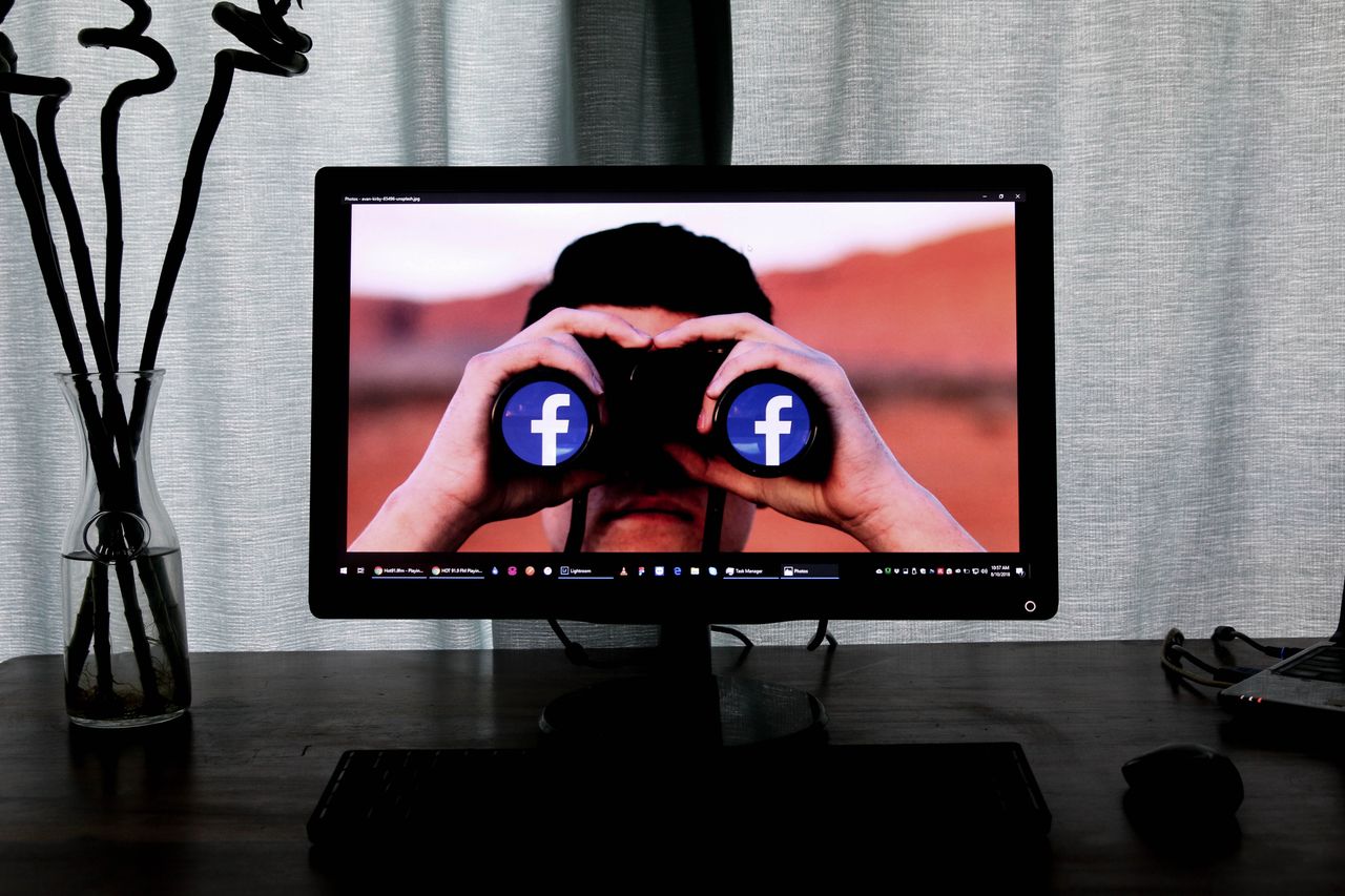 Szukasz pracy? Dobra rada: usuń Facebooka i nie wychylaj się w sieci